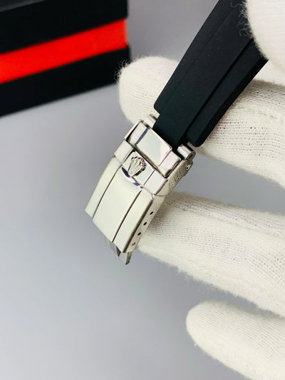 Rolex Oyster Perpetual Luxury Timepiece – Timeless Stainless Steel Dial with Premium Rubber Strap